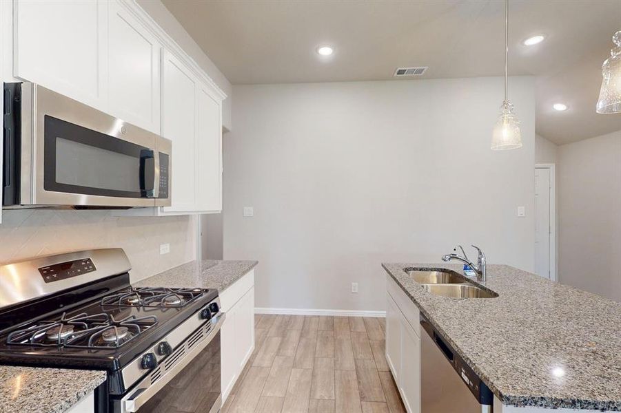 Furnished interior view inside a new home in Elevon, Lavon (Image 10).