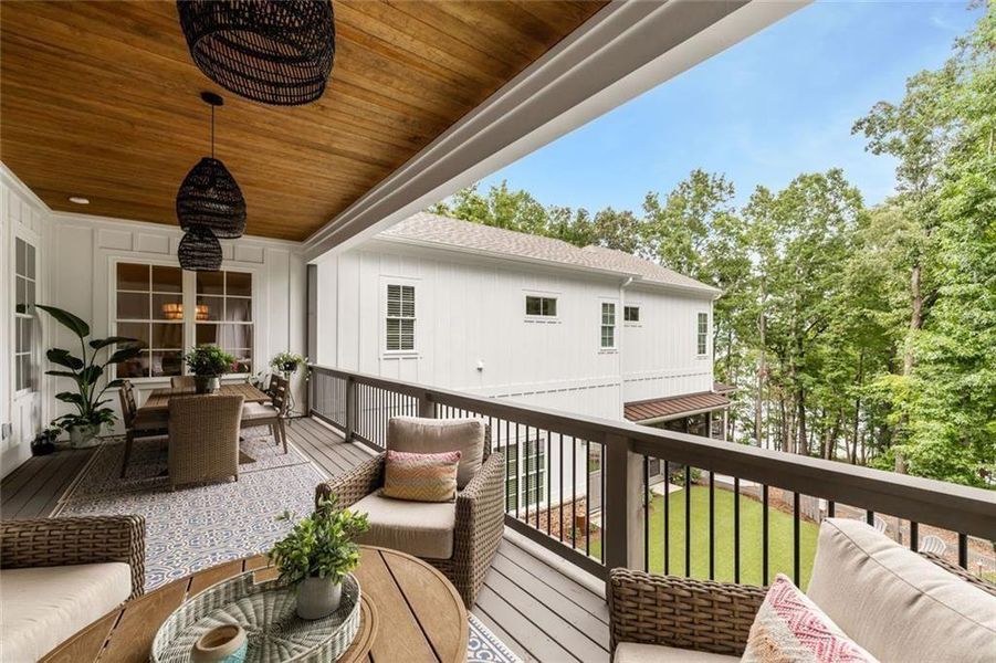 Exterior details and patio area of a home in , Gainesville (Image 20).