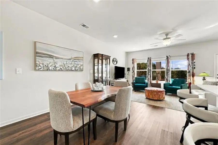 Furnished interior view inside a new home in , Jasper (Image 16).