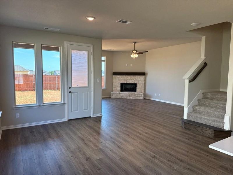 Spacious, unfurnished interior of a new home in Covenant Park, Springtown (Image 8).
