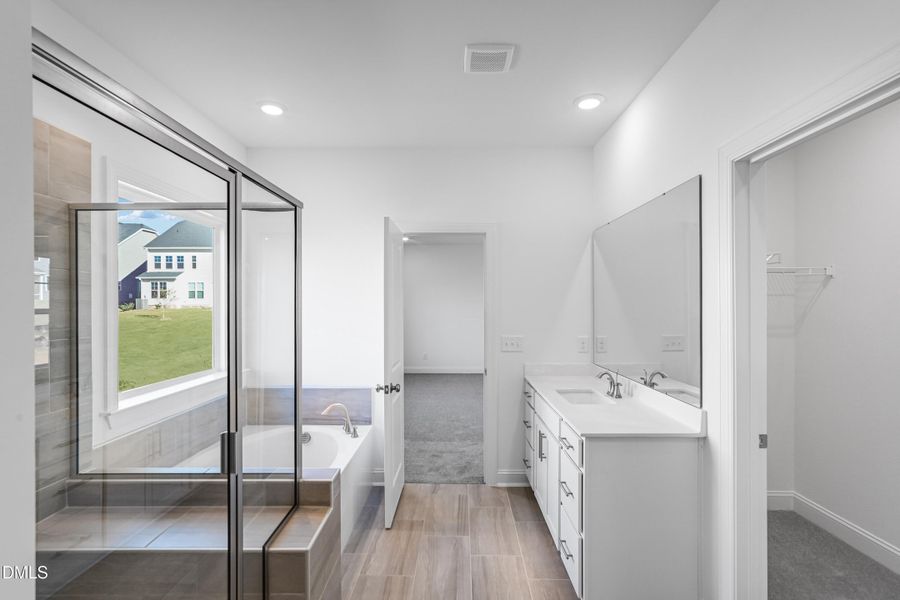 SUN_Stoneriver_Pic_EastmanIII_OwnersBath