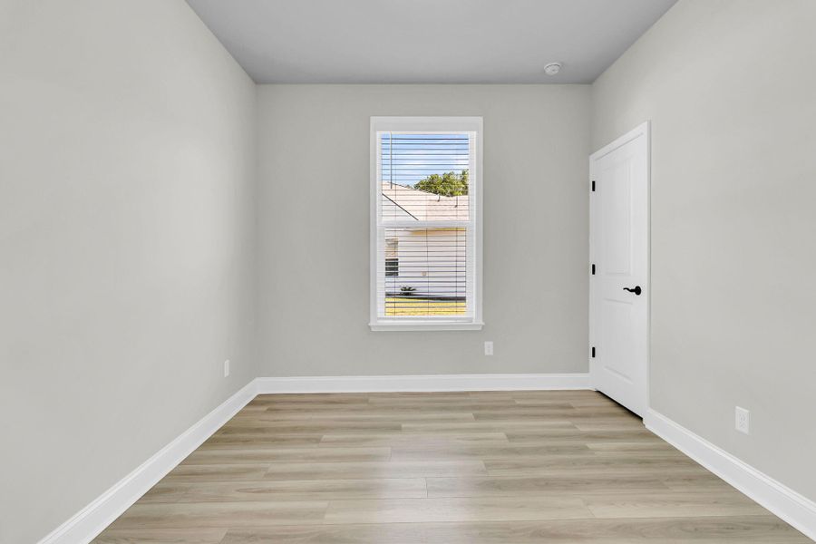 Spacious, unfurnished interior of a new home in , Summerville (Image 21).