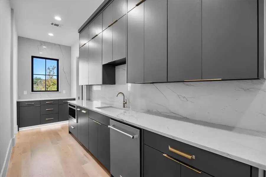 Furnished interior view inside a new home in , Heath (Image 12).