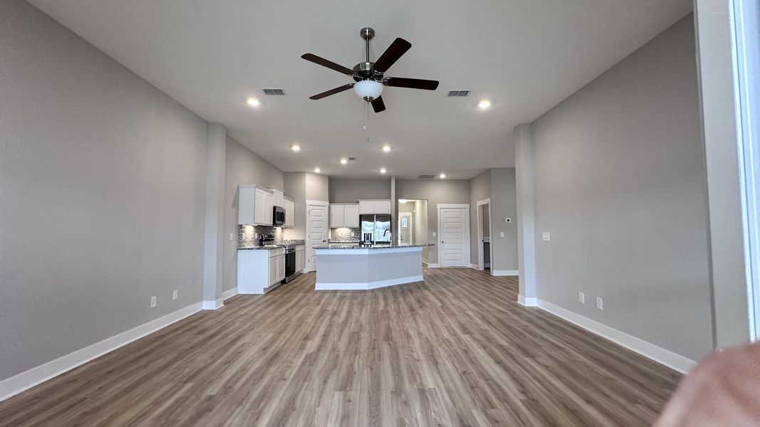 Spacious, unfurnished interior of a new home in Veterans Cove, Murfreesboro (Image 24).