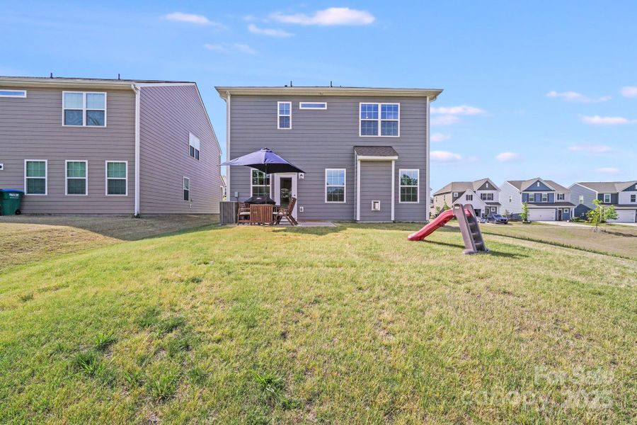 Image 42 of a home in Elizabeth: Walk. Image 42 of a home in Elizabeth: Walk.