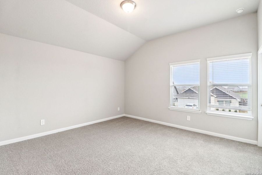 Spacious, unfurnished interior of a new home in Estancia Ranch - Classic Series, San Antonio (Image 35).