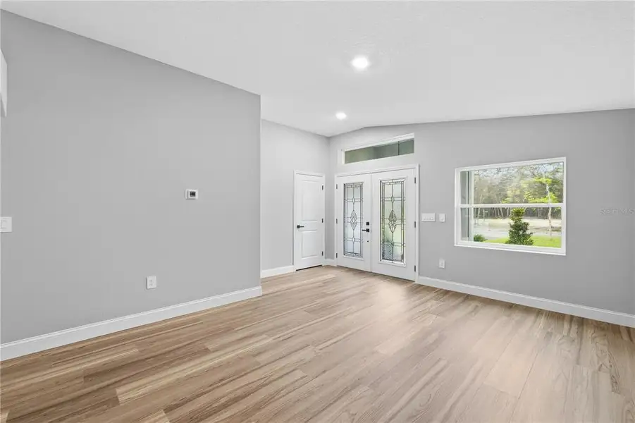 Spacious, unfurnished interior of a new home in , Webster (Image 18).