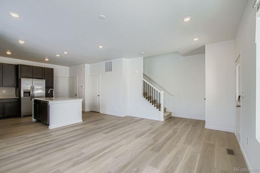 Spacious, unfurnished interior of a new home in Sterling Ranch: The Parkside Collection, Littleton (Image 12).