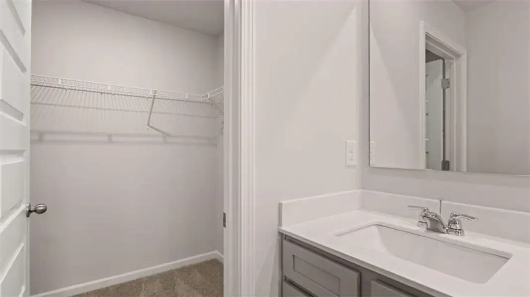 Image 35 of a home in WillowBrook.