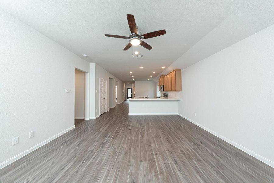 Spacious, unfurnished interior of a new home in Lake Conroe Area Homes, Montgomery (Image 19).