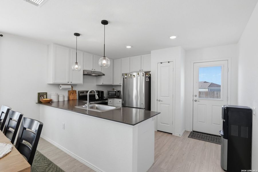 Furnished interior view inside a new home in Mission del Lago, San Antonio (Image 16). Furnished interior view inside a new home in Mission del Lago, San Antonio (Image 16).