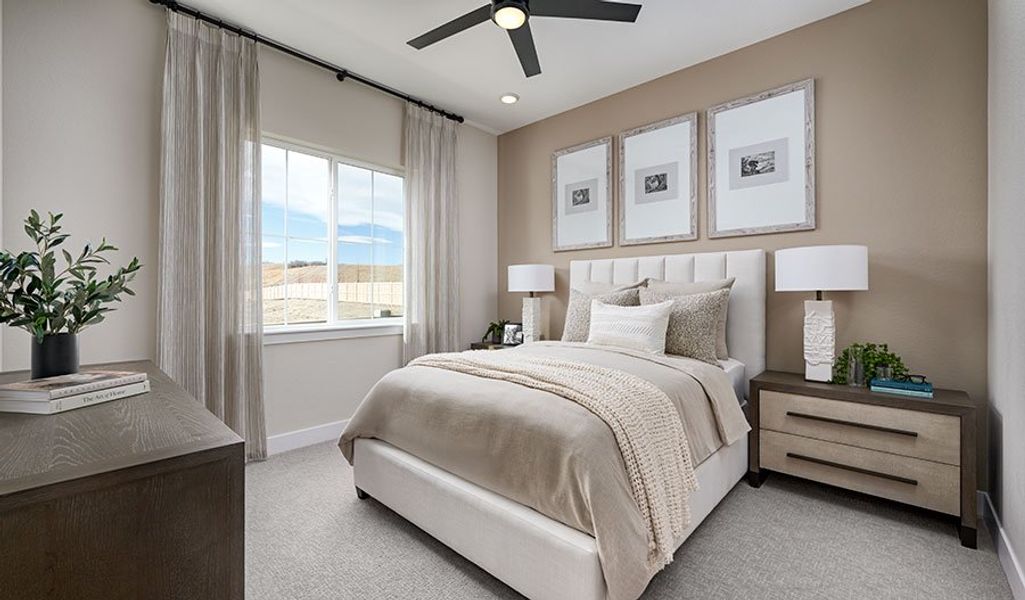 Darius-D786-LookingGlass Bedroom