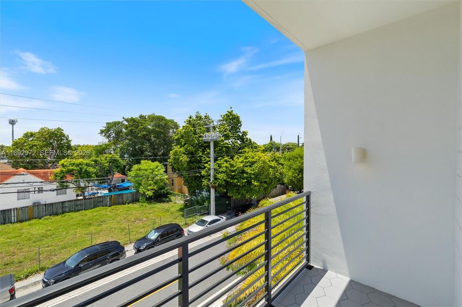 Exterior details and patio area of a home in , Miami (Image 31).