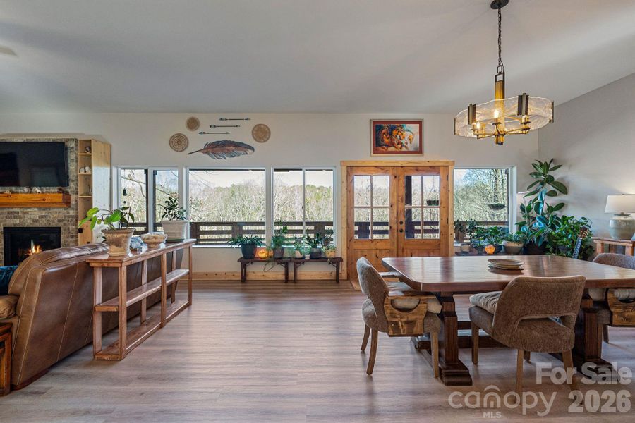 Community amenities in , Davidson (Image 27).