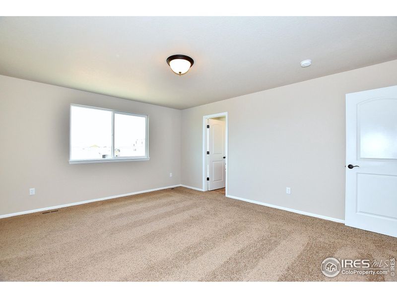 Spacious, unfurnished interior of a new home in Southridge, Johnstown (Image 27).
