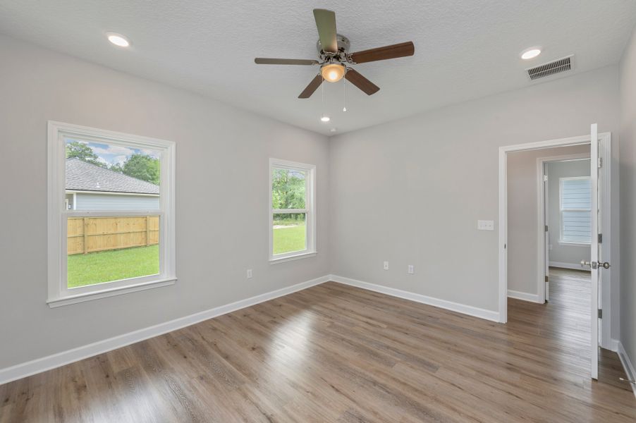 Representative unfurnished interior of a home built from the Scarlett by CJL Homes in Barton's Bend, Crestview (Image 25). Representative unfurnished interior of a home built from the Scarlett by CJL Homes in Barton's Bend, Crestview (Image 25).