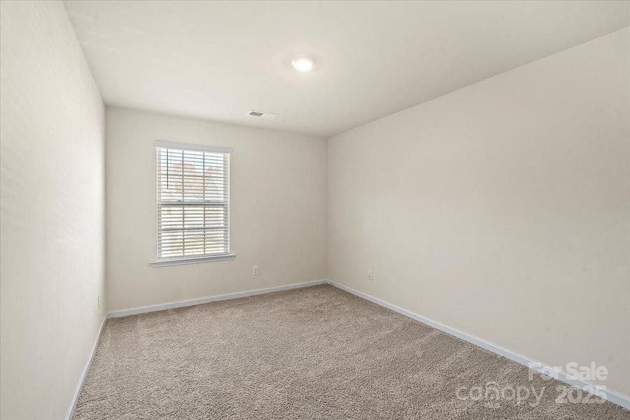 Spacious, unfurnished interior of a new home in , York (Image 28).