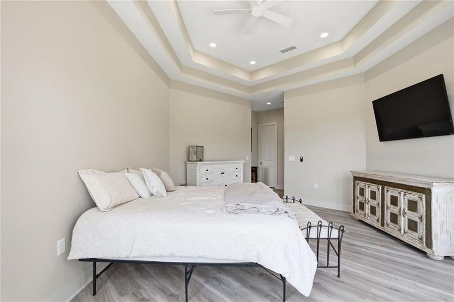 Furnished interior view inside a new home in , Clarkesville (Image 47).