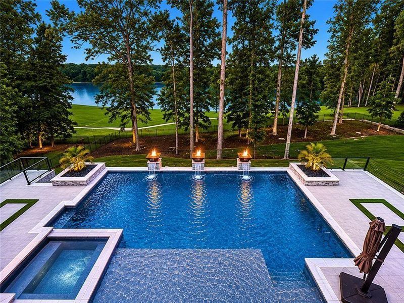 Community amenities in , Alpharetta (Image 64).