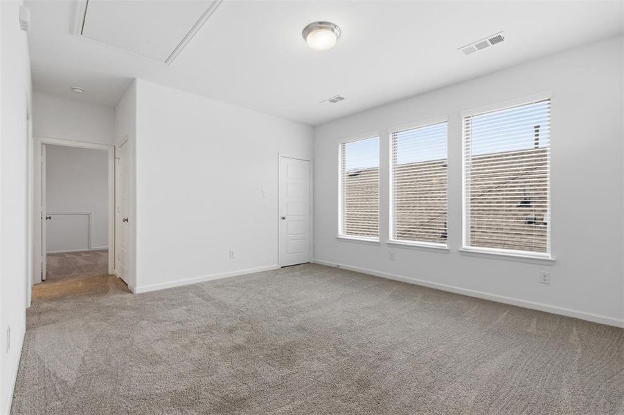 Spacious, unfurnished interior of a new home in Prairie Oaks, Oak Point (Image 20). Spacious, unfurnished interior of a new home in Prairie Oaks, Oak Point (Image 20).
