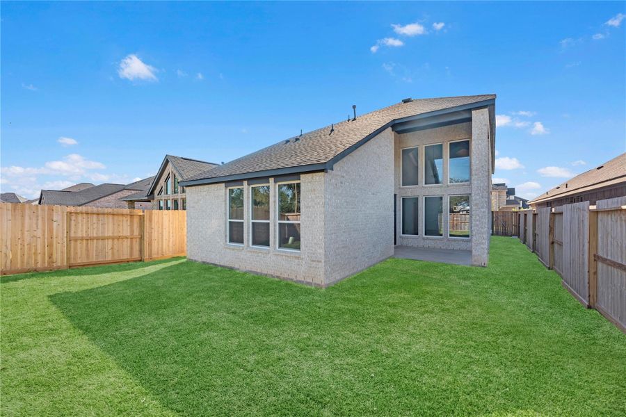 Representative image. Features, selections and colors may vary.