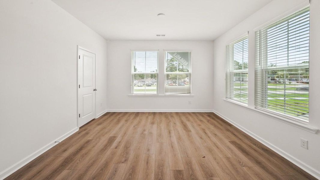 Spacious, unfurnished interior of a new home in , North Charleston (Image 17).