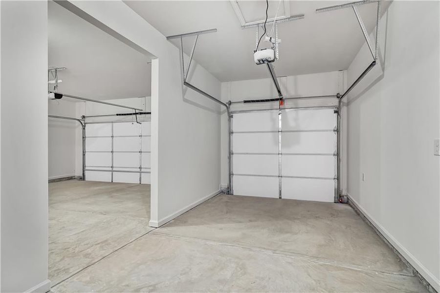 Spacious, unfurnished interior of a new home in Shadow Creek, Jackson (Image 13).
