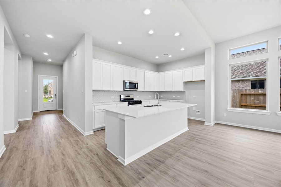 Furnished interior view inside a new home in Lago Mar  50'  &  55', Texas City (Image 12).