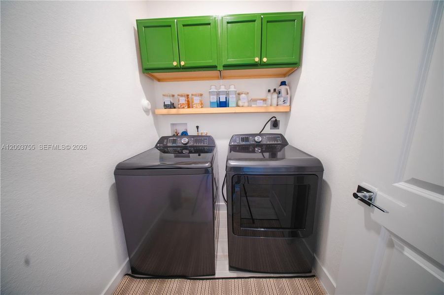 Close-up of interior finishes inside a home in , Pembroke Pines (Image 21).