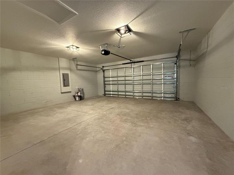 Spacious, unfurnished interior of a new home in , Dunnellon (Image 13).