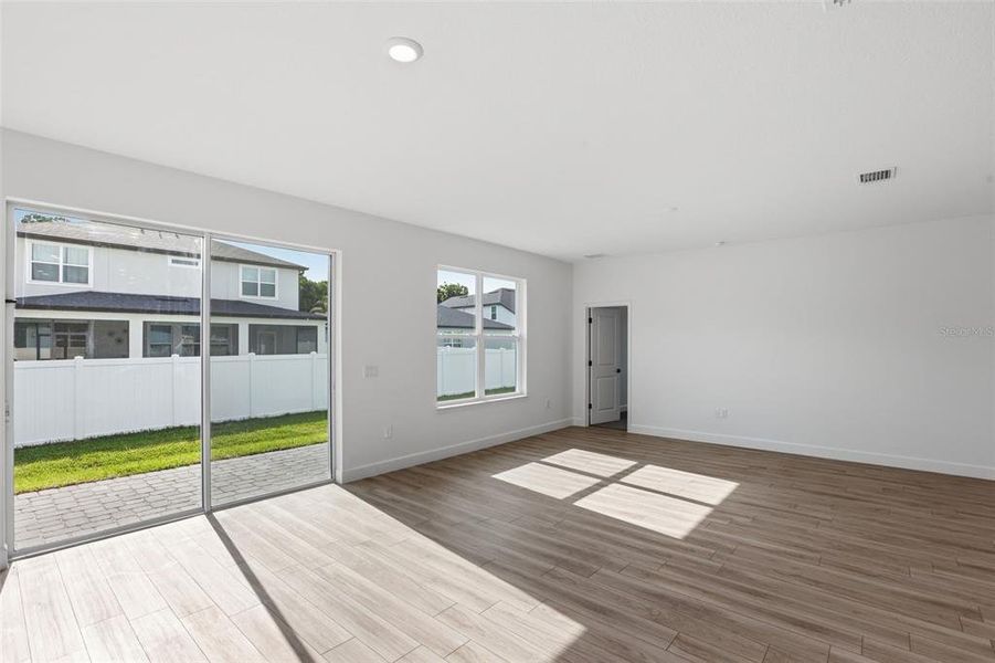 Spacious, unfurnished interior of a new home in , Sanford (Image 17).