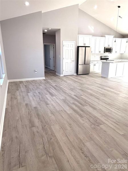 Spacious, unfurnished interior of a new home in , Shelby (Image 10).