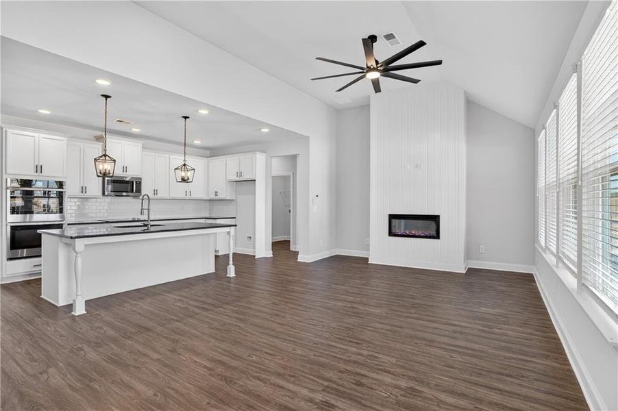 Spacious, unfurnished interior of a new home in , Bonaire (Image 22). Spacious, unfurnished interior of a new home in , Bonaire (Image 22).
