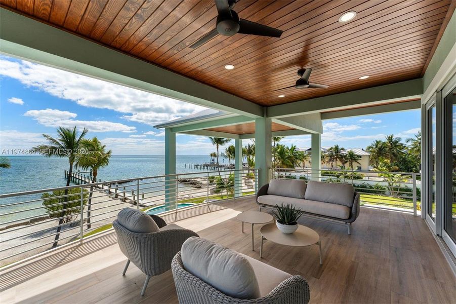 Exterior details and patio area of a home in , Tavernier (Image 22).