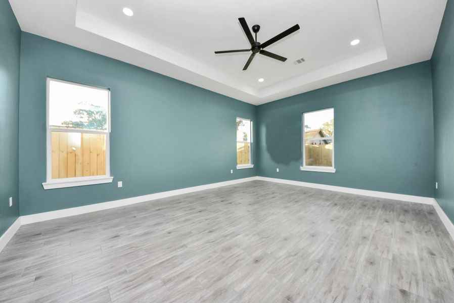 Spacious, unfurnished interior of a new home in , Pasadena (Image 32).