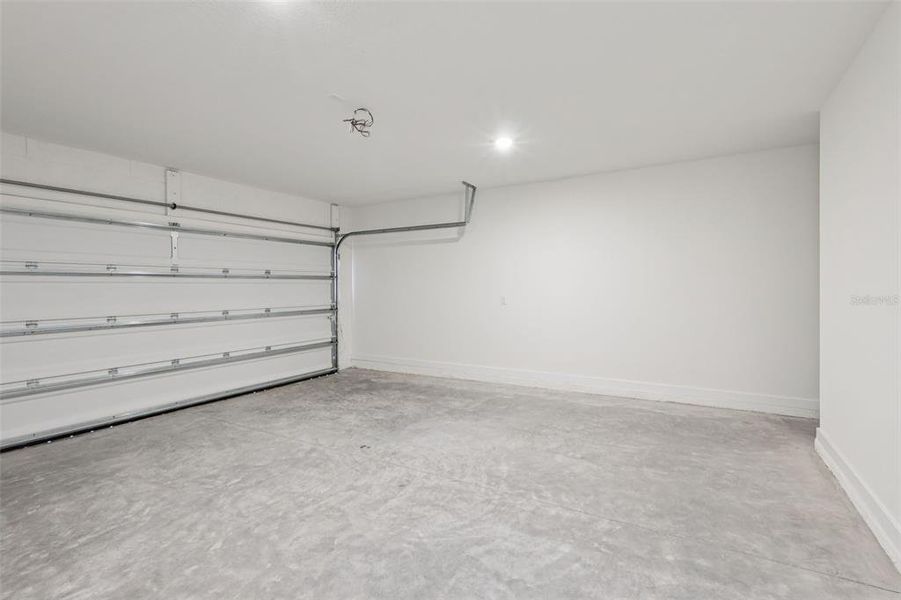 Spacious, unfurnished interior of a new home in Cyrene at Harmony, St. Cloud (Image 30).