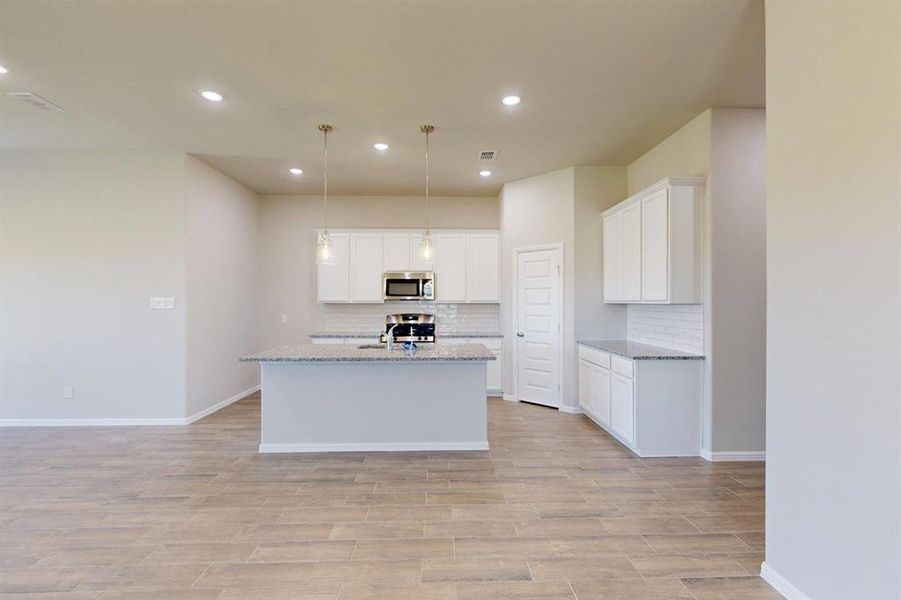 Image 40 of a home in Verandah. Image 40 of a home in Verandah.