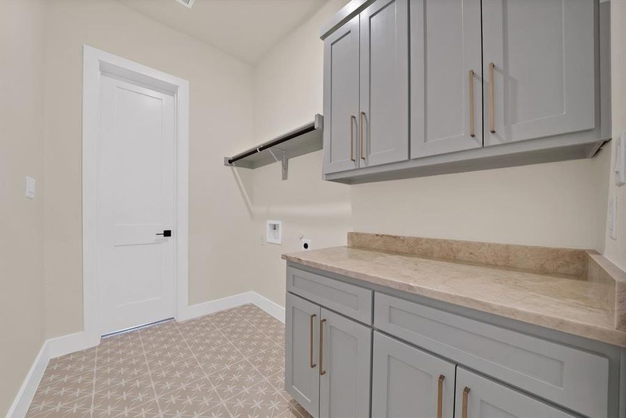 Furnished interior view inside a new home in , Weatherford (Image 10).