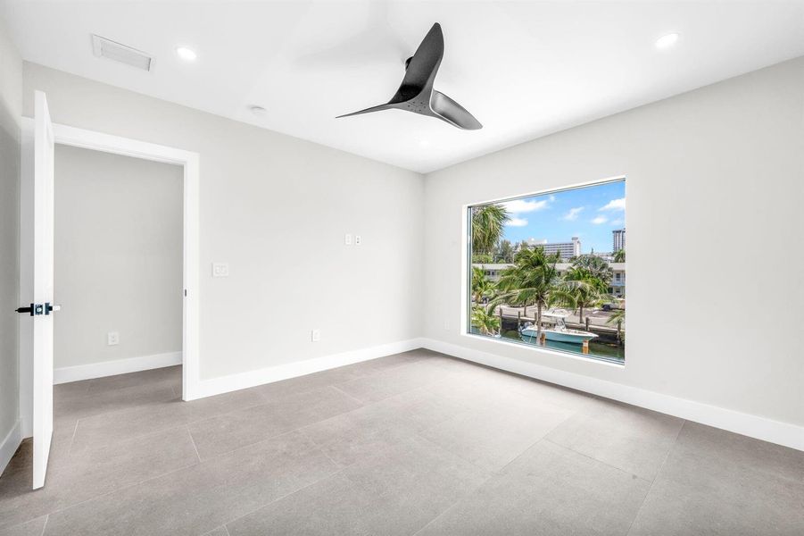 24-web-or-mls-photo-21