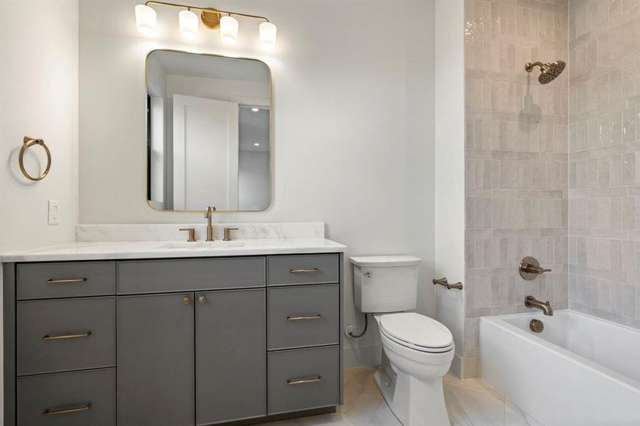 Furnished interior view inside a new home in , Dallas (Image 26).