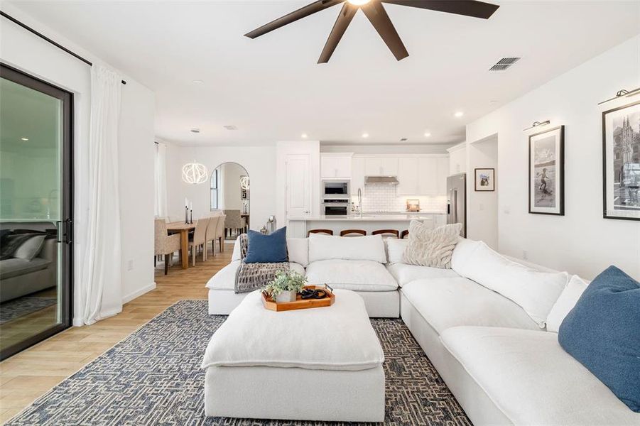 Furnished interior view inside a new home in , Bradenton (Image 43).