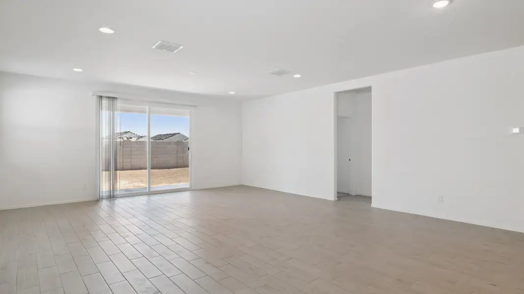 Spacious, unfurnished interior of a new home in Moonlight, Maricopa (Image 13).