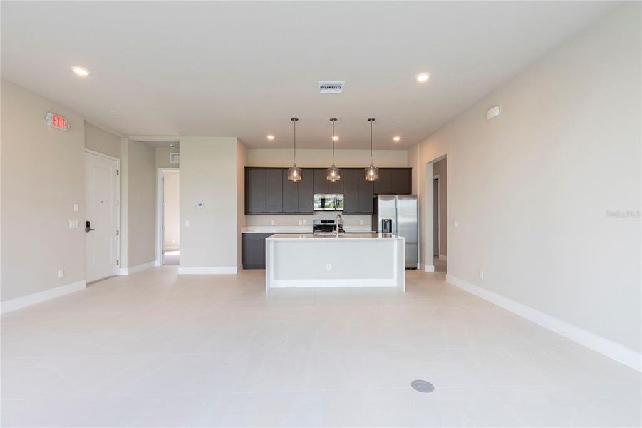 Spacious, unfurnished interior of a new home in , Kissimmee (Image 12).