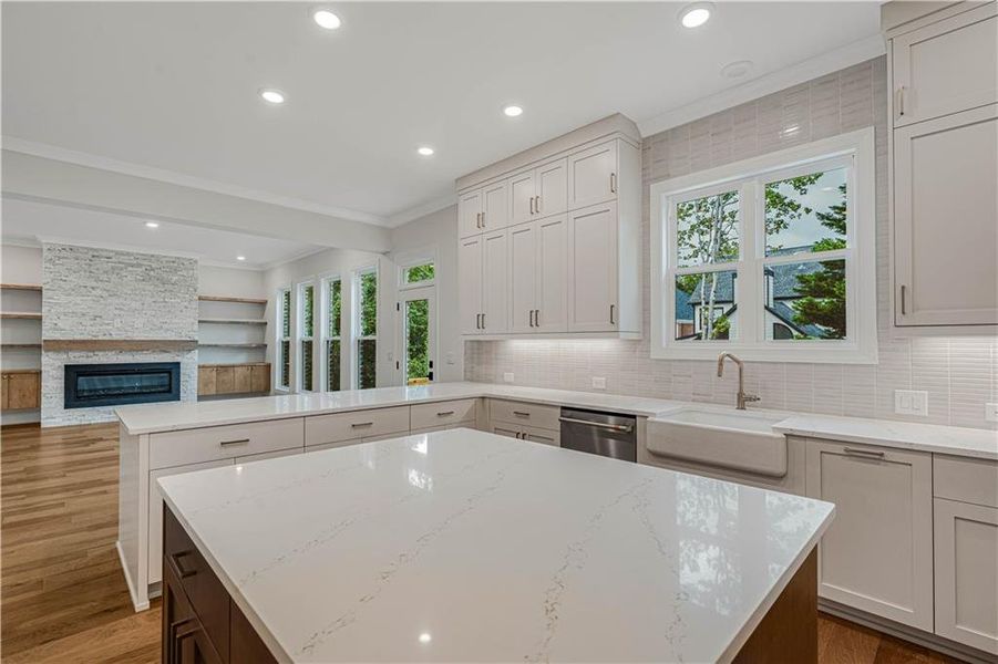 Furnished interior view inside a new home in Bellwyn, Johns Creek (Image 15).