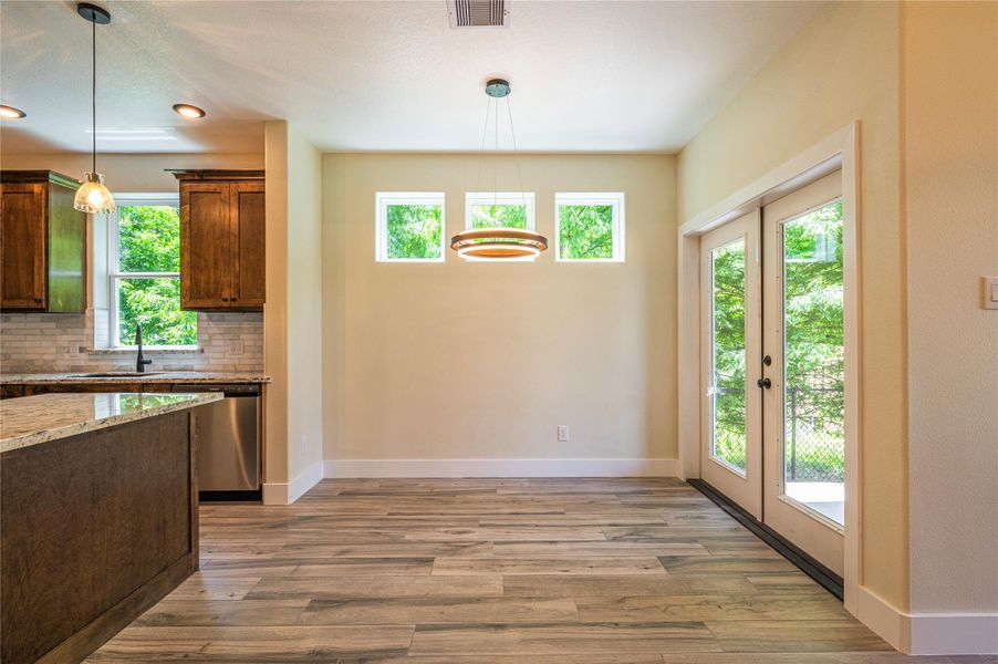 Spacious, unfurnished interior of a new home in , Texas City (Image 11).