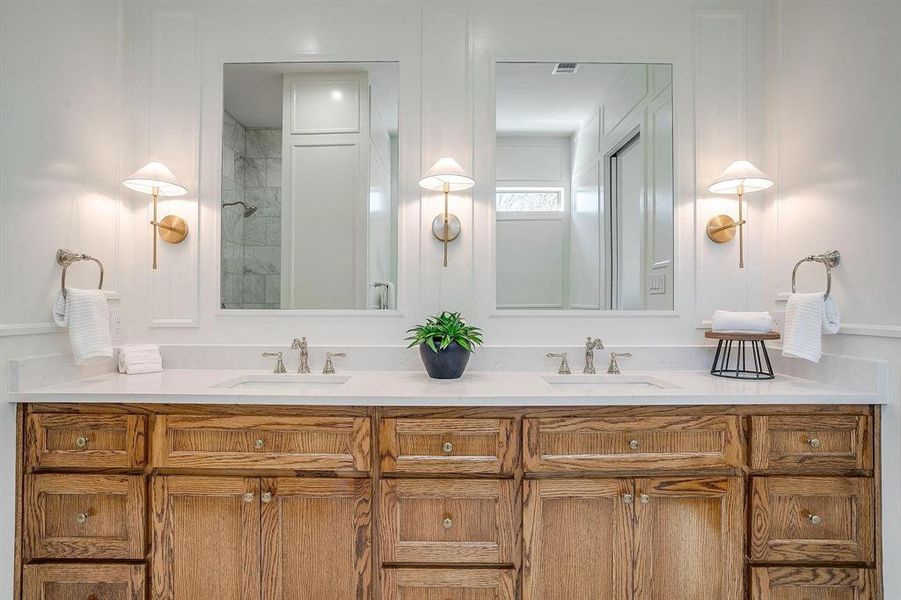 Furnished interior view inside a new home in , Grapevine (Image 15).