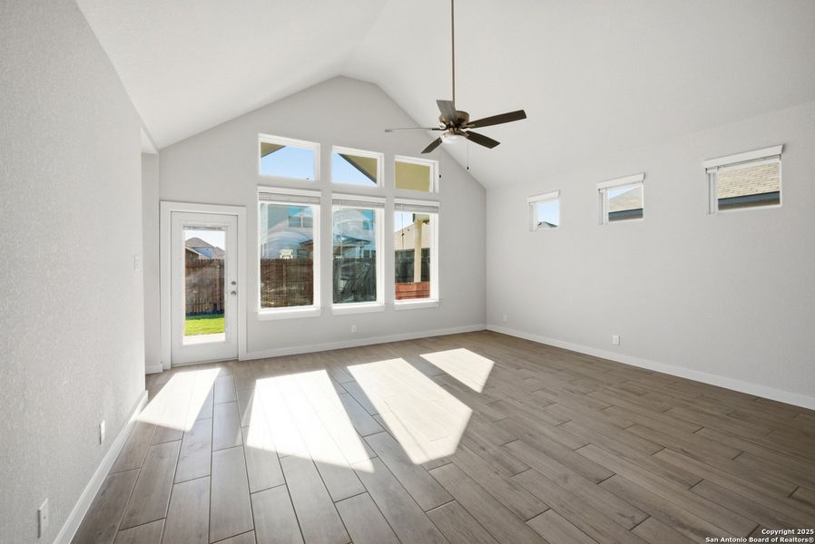 Spacious, unfurnished interior of a new home in August Fields, New Braunfels (Image 20). Spacious, unfurnished interior of a new home in August Fields, New Braunfels (Image 20).