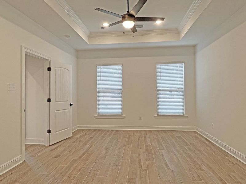 Spacious, unfurnished interior of a new home in Bird Song at Hammock Bay, Freeport (Image 16).