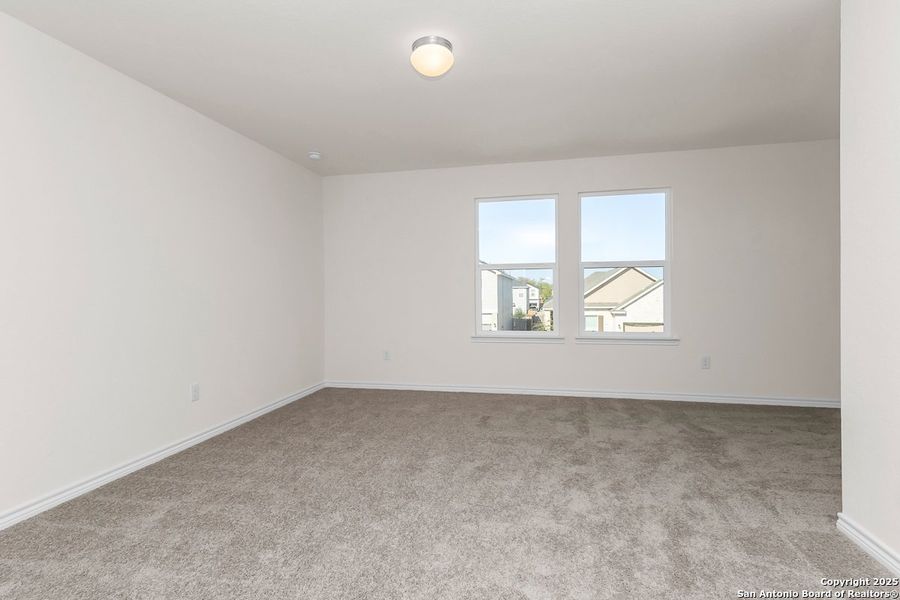 Spacious, unfurnished interior of a new home in Spanish Trails, San Antonio (Image 8).