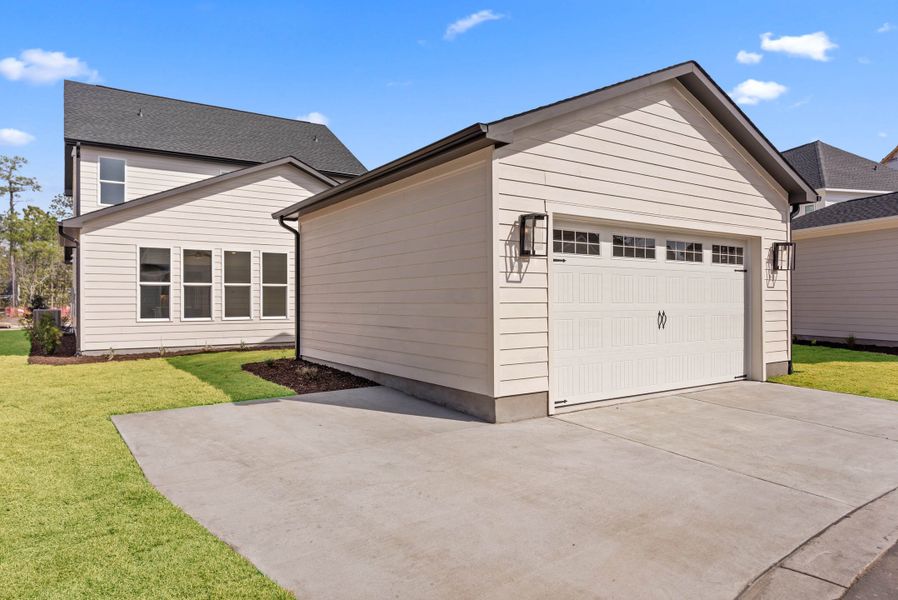 Representative exterior details of a home built from the The Lennon by RobuckHomes in East & Mason, Wilmington (Image 17).
